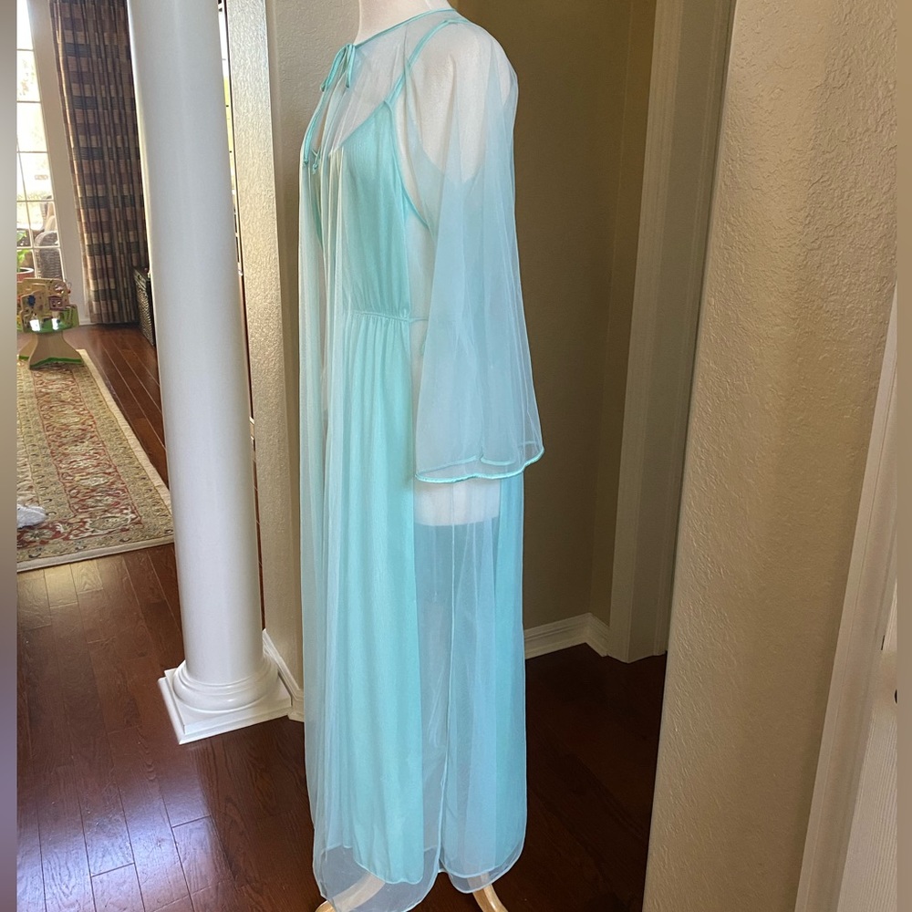 Vintage Peignoir Negligee Set - Picture 3 of 15